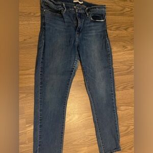 Women’s Levis Skinny Jeans size 32